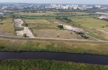 Na sprzedaż duży teren pod usługi sportu i rekreacji