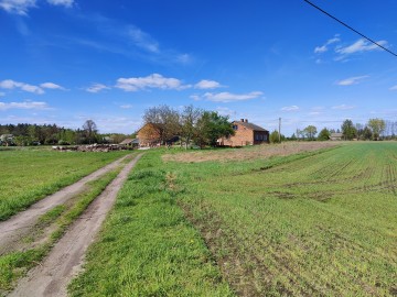 Sprzedam parterowy dom z bud. gospodarczymi -gm. Rychwał