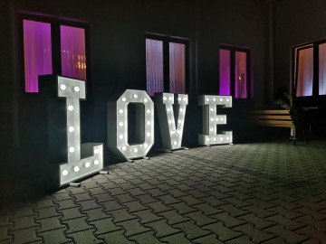 Napis LOVE , Led WYNAJEM, sesja fotograf dj love wesele 18