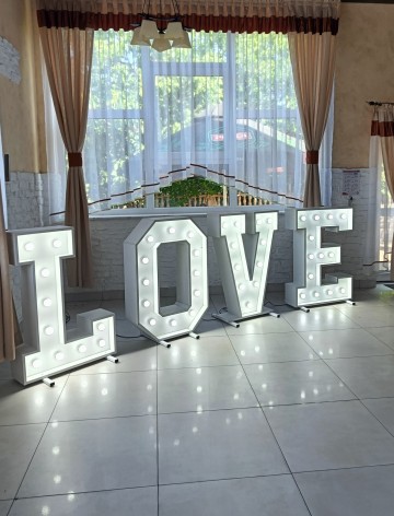Napis LOVE , Led WYNAJEM, sesja fotograf dj love wesele 18