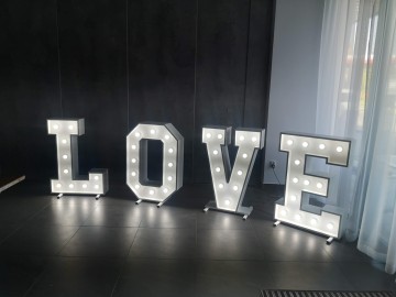 Napis LOVE , Led WYNAJEM, sesja fotograf dj love wesele 18