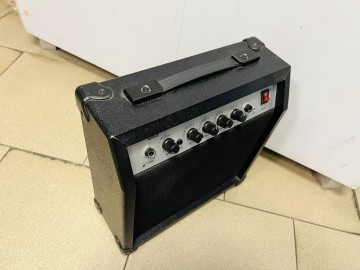 Wzmacniacz gitarowy MAX MUSIC GA-16036 combo