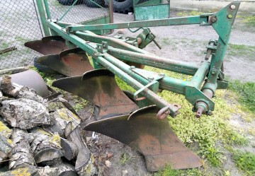 Pług 4 skibowy Unia Grudziądz + NOWE części
