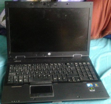 Laptopy: HP i Dell