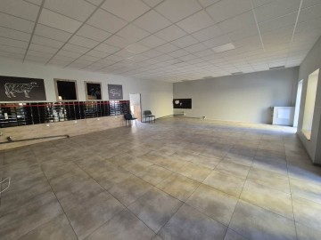 Wynajmę lokal na parterze, pow. 110m2, ul. 11 Listopada