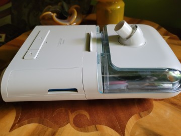 Aparat Philips RESPIRONICS do wspomagania oddychania