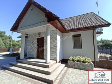 Dom wolnostojący - Niedźwiady Małe (gm. Ślesin)