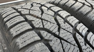 Koła zimowe Barum 175/70 R14 rozstaw 5x100 ET 35 otwór 57.1m