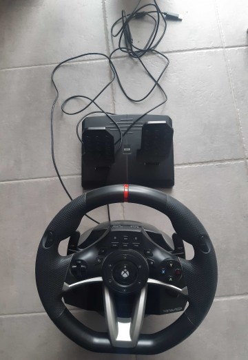 Sprzedam kierownicę Hori do gier na XBOX/PC + FORZA HORIZON4
