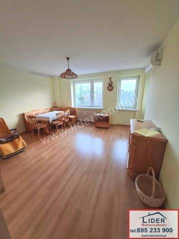 Sprzedam mieszkanie – 3 pokoje, balkon – Konin, Os. Chorzeń