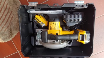 Pilarka tarczowa DeWalt DCS391M2