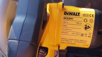 Pilarka tarczowa DeWalt DCS391M2