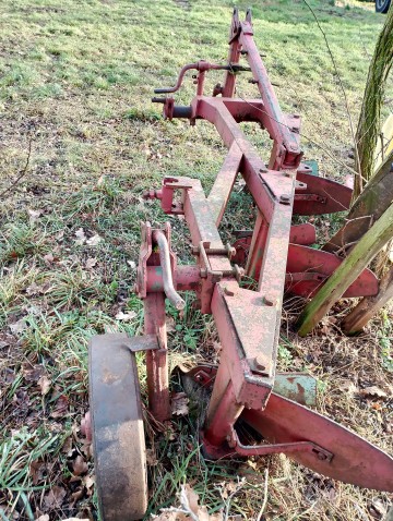 Pług 3 skibowy