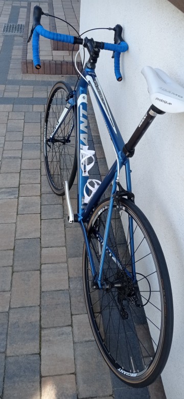 Rower szosowy Giant Defy 4