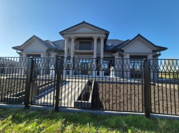 Unikatowy dom o pow. 300m2, działka 1000m2, Żychlin