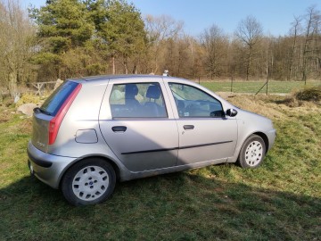 Fiat Punto 2001 gaz, poj. 1.2 59 kW, uszkodzony