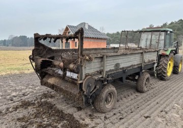 Rozrzutnik obornika dwuosiowy agromet czarna białostocka