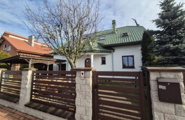Na sprzedaż dom w stylu dworkowym -Żychlin, Os. Słoneczne