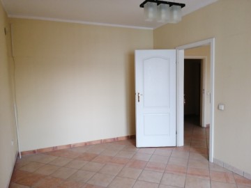 Wynajmę lokal biurowo-usługowy, 1 piętro, ul. Kleczewska 25