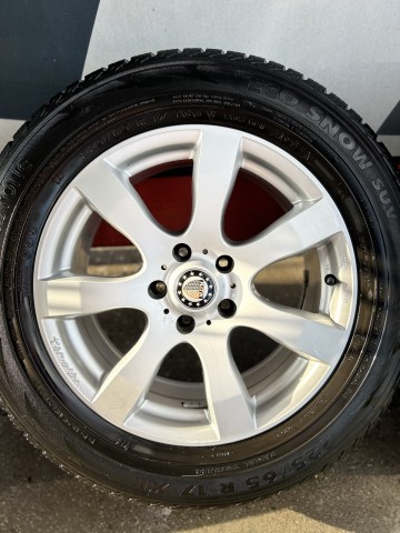 Sprzedam koła felgi 5x114.3 z zimowymi oponami 225/65/17