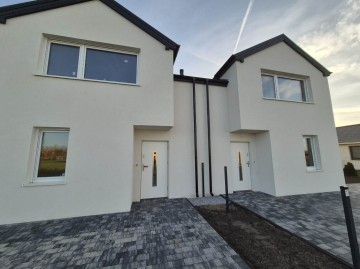 Dom w stanie deweloperskim o pow. 126m2, działka 475m2-Karsy