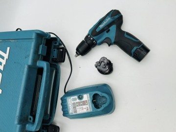 Wkrętarka Makita DF330D komplet