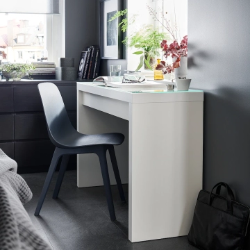 Komoda toaletka IKEA malm biała szkło 140/21 mam 2 szt