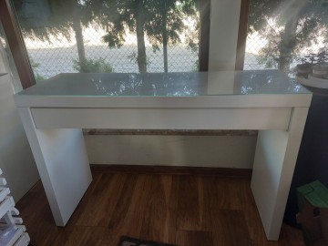 Komoda toaletka IKEA malm biała szkło 140/21 mam 2 szt