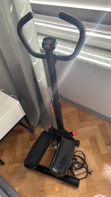 Stepper skrętny z kolumną