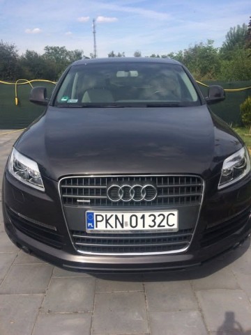 Sprzedam  AUDI Q7  Godne polecenia