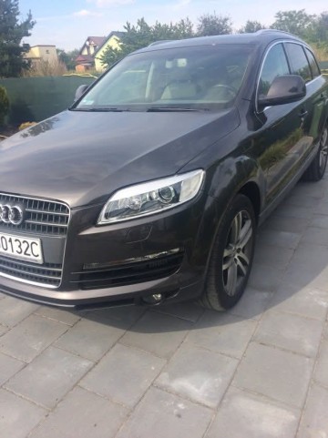 Sprzedam  AUDI Q7  Godne polecenia