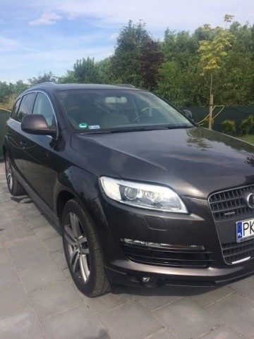 Sprzedam  AUDI Q7  Godne polecenia