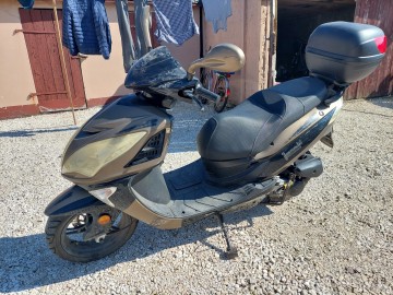 Skuter JUNAK