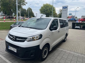 Opel Vivaro wersja Long 9 osobowy