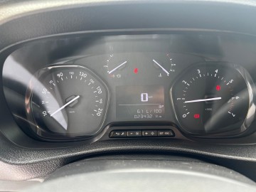 Opel Vivaro wersja Long 9 osobowy