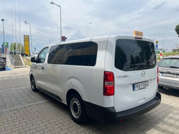 Opel Vivaro wersja Long 9 osobowy