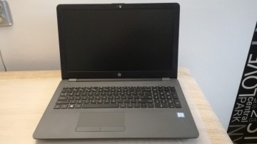 LAPTOP USZKODZONY