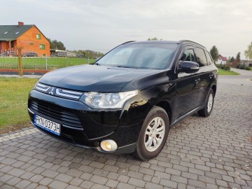 Mitsubishi Outlander 2,0 Benzyna INVITE 2WD