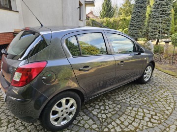 SPRZEDAM OPEL CORSA D