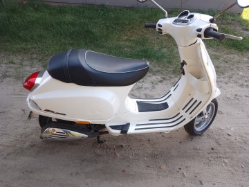 Retro Skuter Piaggio Vespa S50