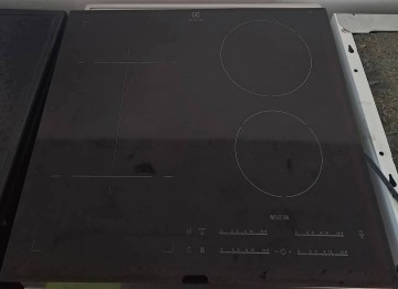 Sprzedam płytę indukcyjną firmy Electrolux w 100% sprawna