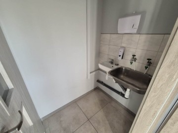 Lokal handlowo-usługowy o pow. 110m2-ul. 11 Listopada 22C