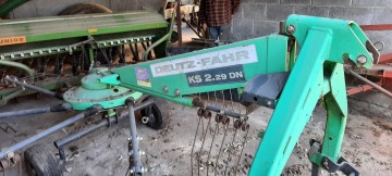 Zgrabiarka karuzelowa Deutz Fahr