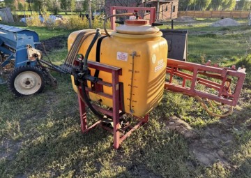 Opryskiwacz polowy zawieszany Skotarek 400l 12m