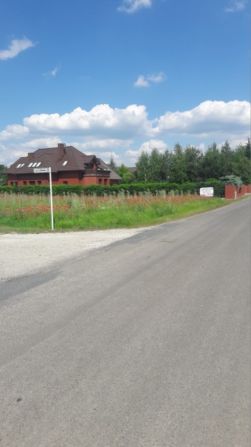 Sprzedam działkę w miejscowości -  Kraśnica // - CHORZEŃ