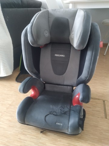 Fotelik samochodowy 15-36 kg z głośnikami w zagłówku