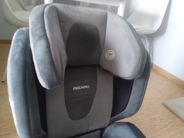 Fotelik samochodowy 15-36 kg z głośnikami w zagłówku