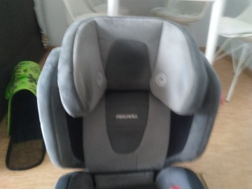 Fotelik samochodowy 15-36 kg z głośnikami w zagłówku
