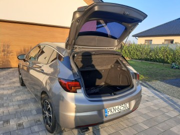 Ładna Astra 2016r