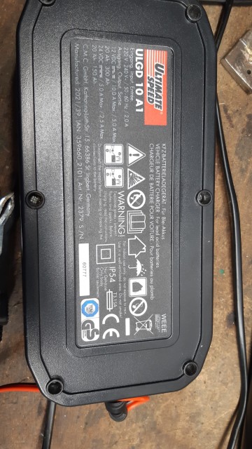 Ładowarka samochodowa ULGD 10 A1,